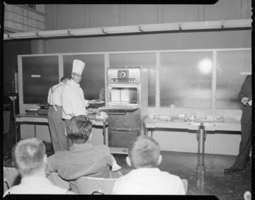 Electric cooking demonstration