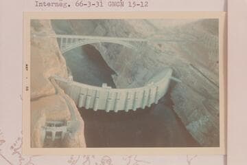 Partially filled Powell Puddle backed up behind Glen Canyon Dam