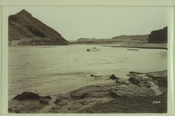 Nevills run from Sand Island to Mexican Hat. San Juan River. Upstream just below Chinle Wash on the right