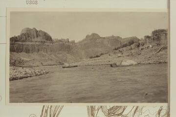 Bert Loper running the left channel of Piute Rapid