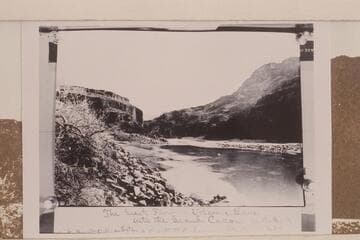 Downriver from Mile 204. Spring Canyon creates the delta at right