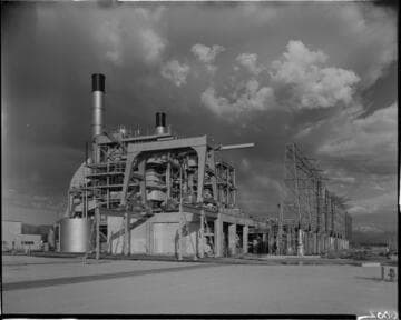 Ground profile of Etiwanda Generating Station, stacks and boilers on left; turbine deck and getaway on right