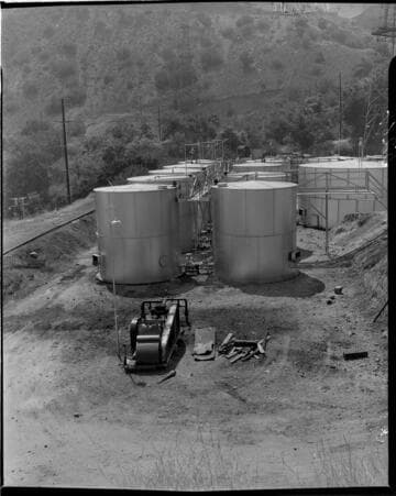 Basin with several above