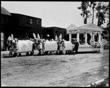 Los Angeles Chamber of Commerce Fiesta Float, April 25, 1903
