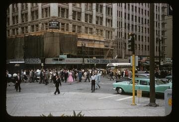 New traffic scramble at 6th and Hill Streets