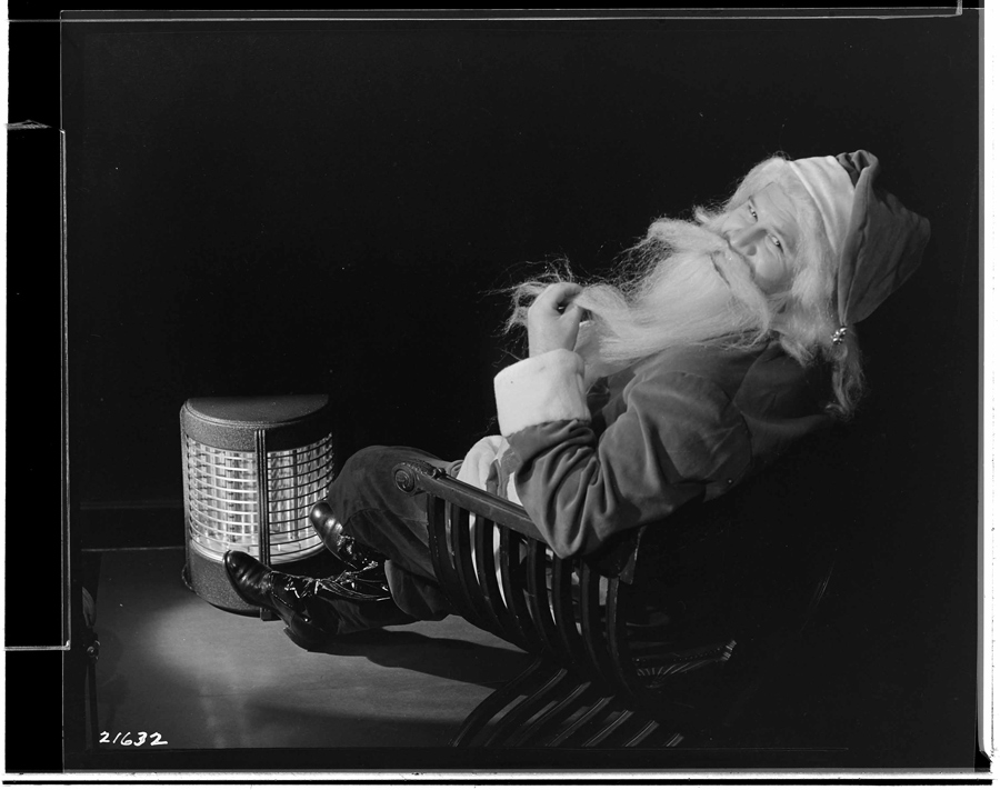 Doug White, “Santa Claus and Arizona Heater,” November 1938. Huntington Library, Art Collections, and Botanical Gardens.